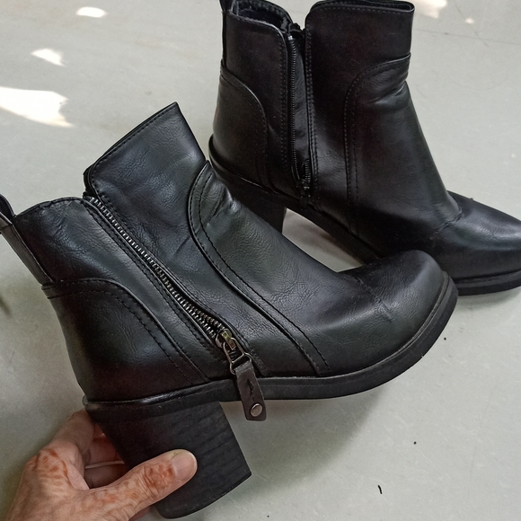 Long Shoes - Picture 8 of 10